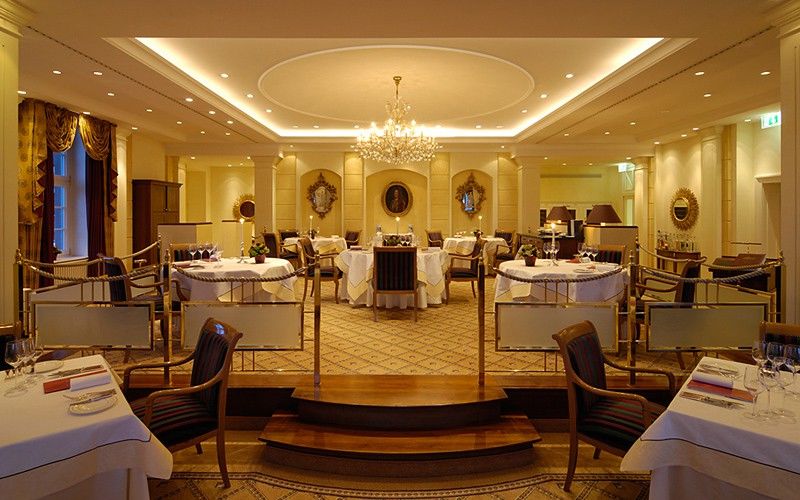Schlosshotel Buehlerhoehe Schonbuch Ресторан фото